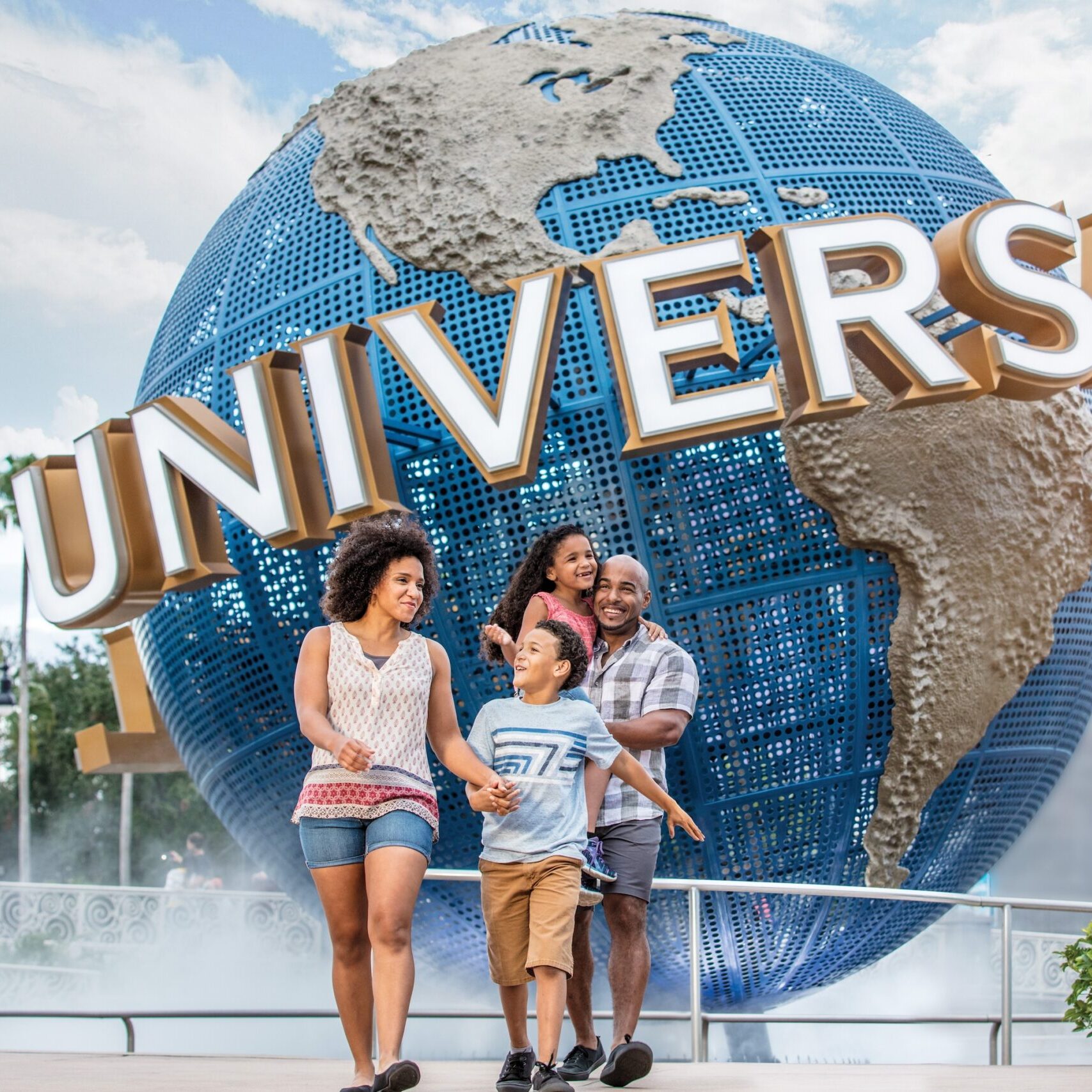 16-15599 FL16 Hispanic Photo Shoot, Globe, Universal Orlando Resort, UOR, UO